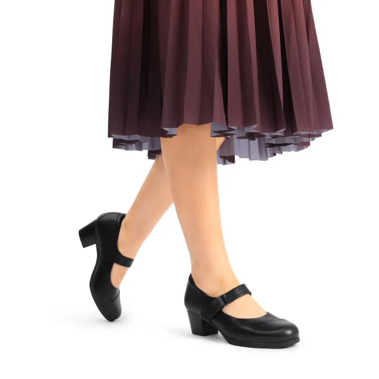 Ascenelle Arch Support Block Mary Jane Pumps