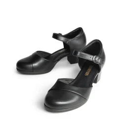 Ascenelle Comfortable Strap Low Block Heel Pumps