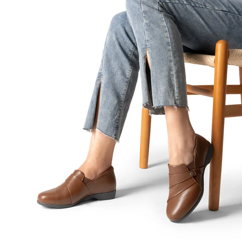 Ascenelle Ergonomic Slip-On Vegan Leather Flats