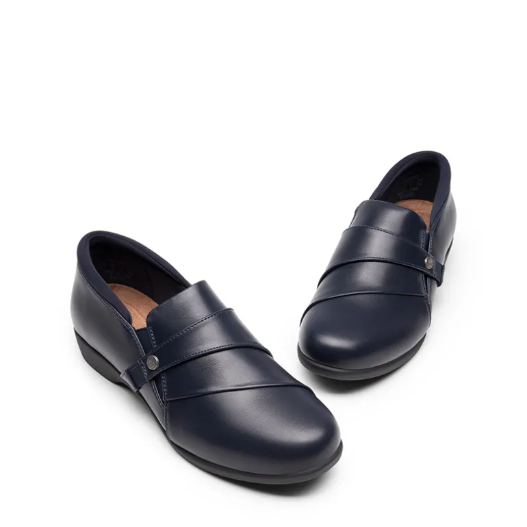 Ascenelle Ergonomic Slip-On Vegan Leather Flats