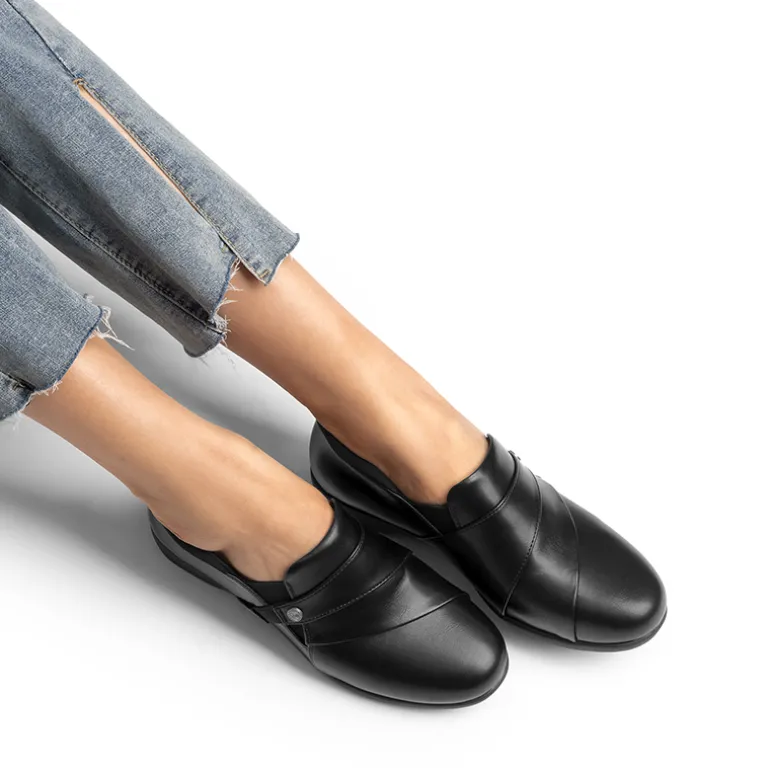 Ascenelle Ergonomic Slip-On Vegan Leather Flats