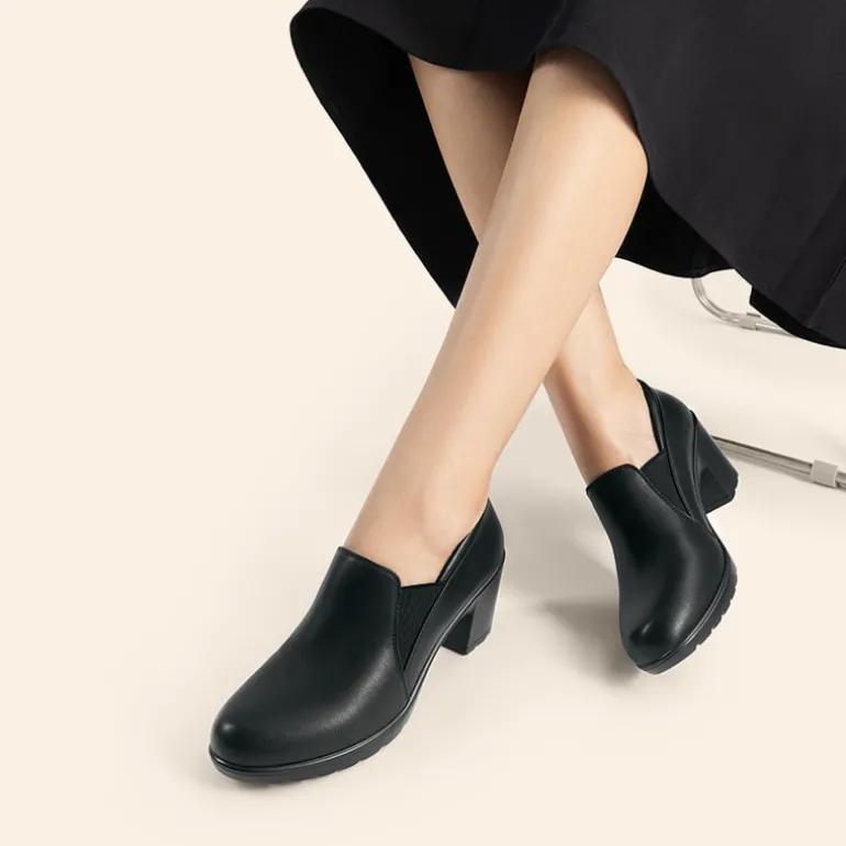 Ascenelle Wide Width Comfortable Round Toe Block Heel Pumps
