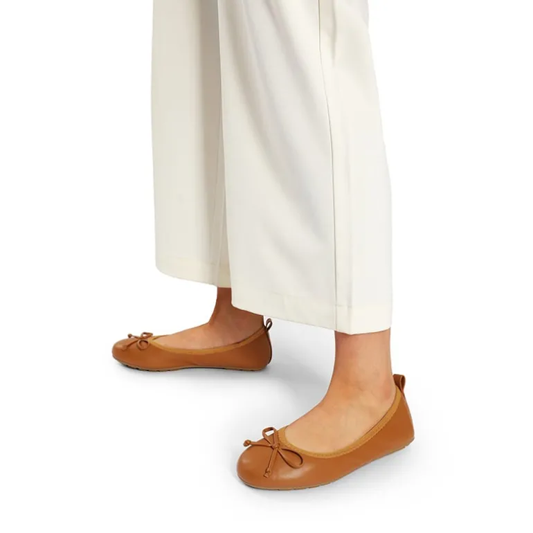Ascenelle Women’s Wide-Toe Ballet Flats with Arch Support
