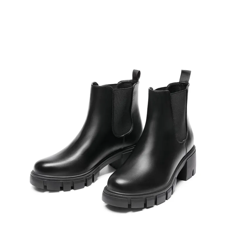 Chunky Lug Sole Chelsea Boots
