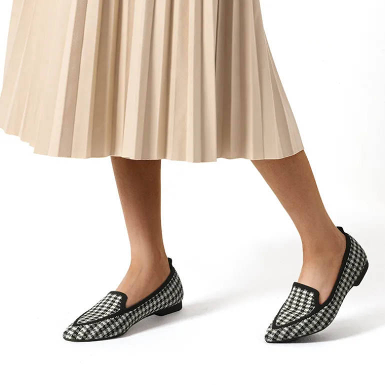 Flexible Pointed Toe Sustainable Loafers