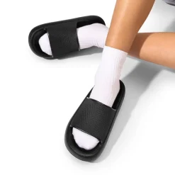 Lightweight Responsive Footbed Slippers