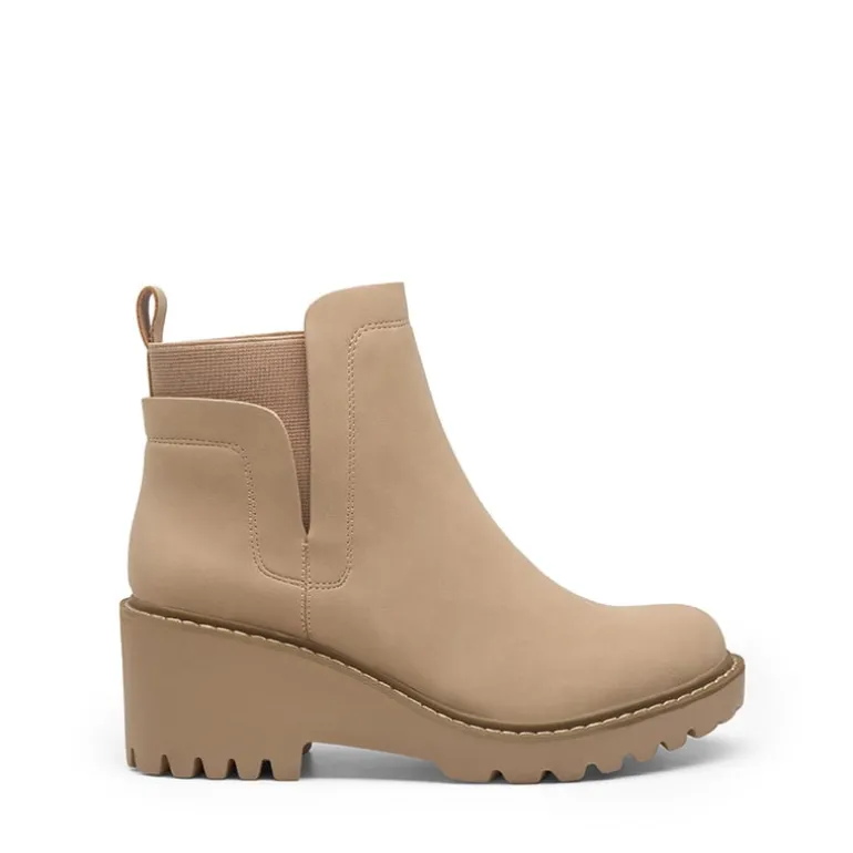 Lug Outsole Pull-On Chelsea Boots