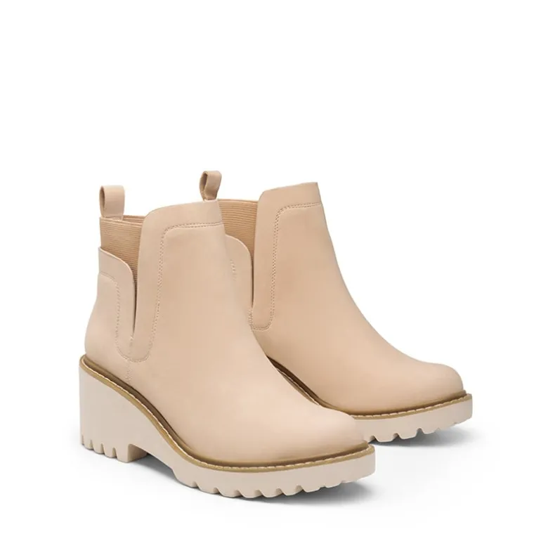 Lug Outsole Pull-On Chelsea Boots