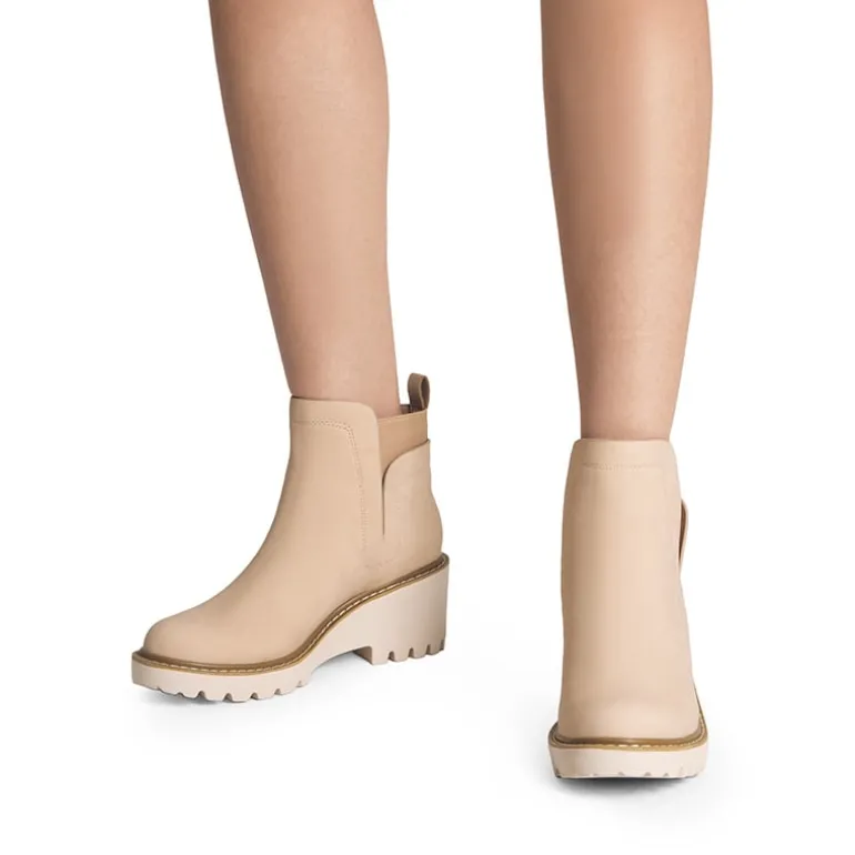 Lug Outsole Pull-On Chelsea Boots