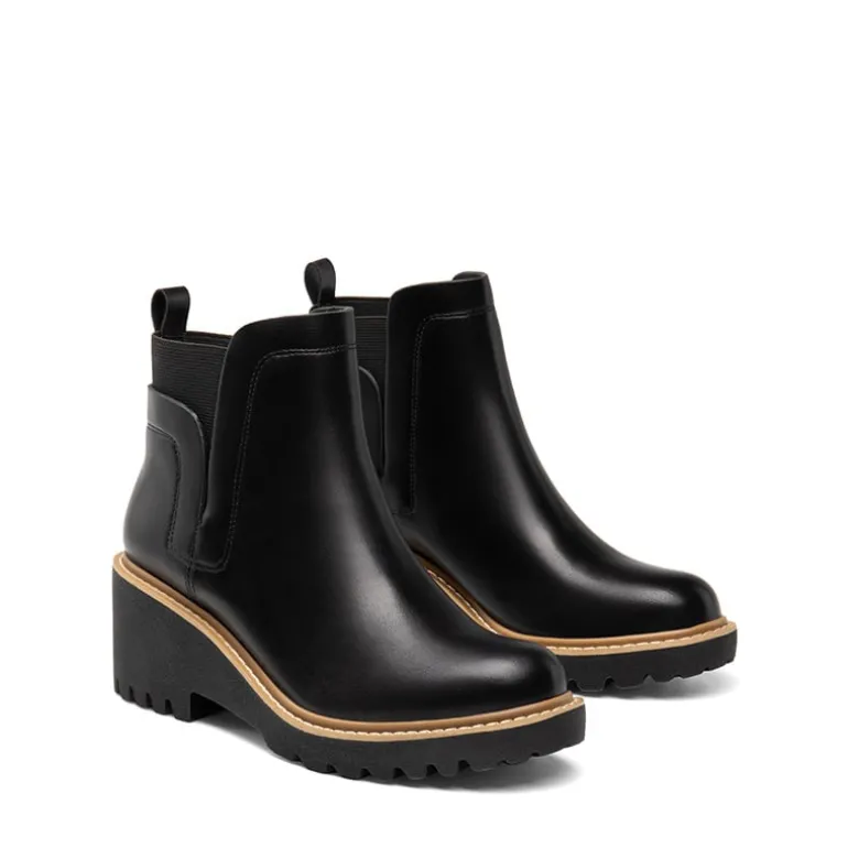 Lug Outsole Pull-On Chelsea Boots