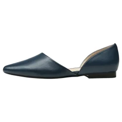 Pointed-Toe Slip on Flats
