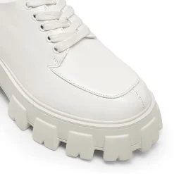 Versatile Lace-up Platform Oxfords