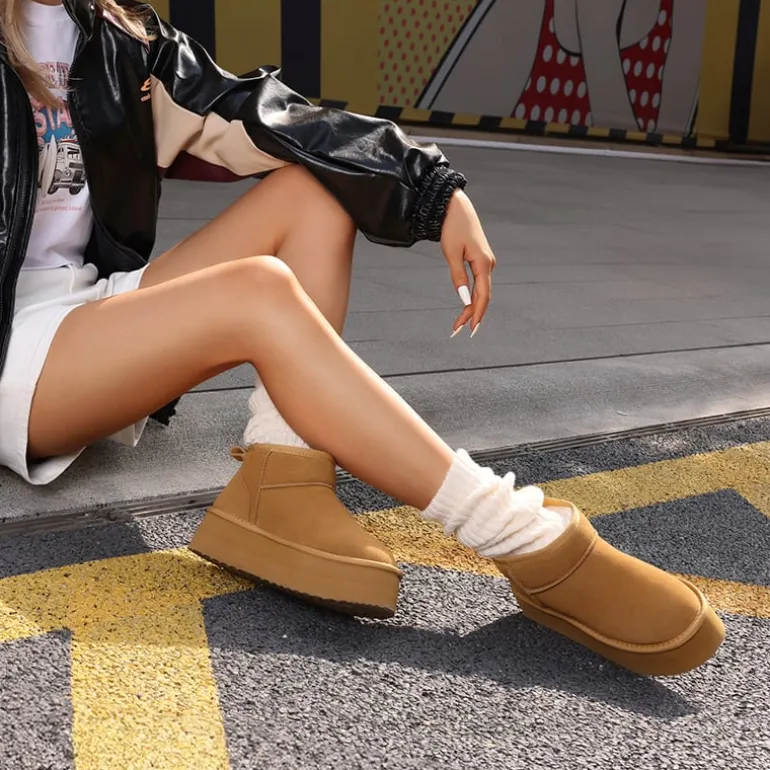 Women’s Wide Toe Platform Mini Snow Boots